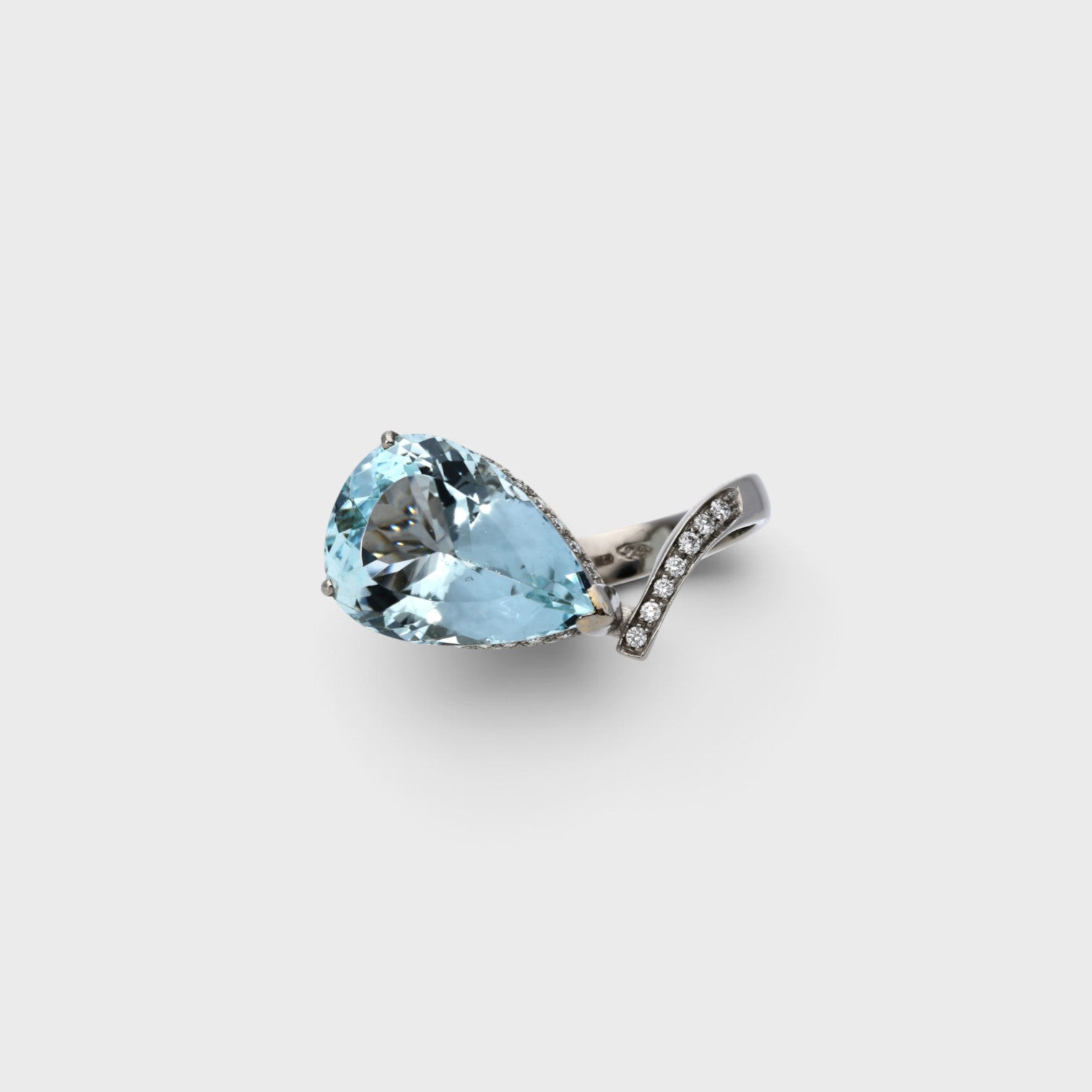 Aquamarin-Brillant Ring