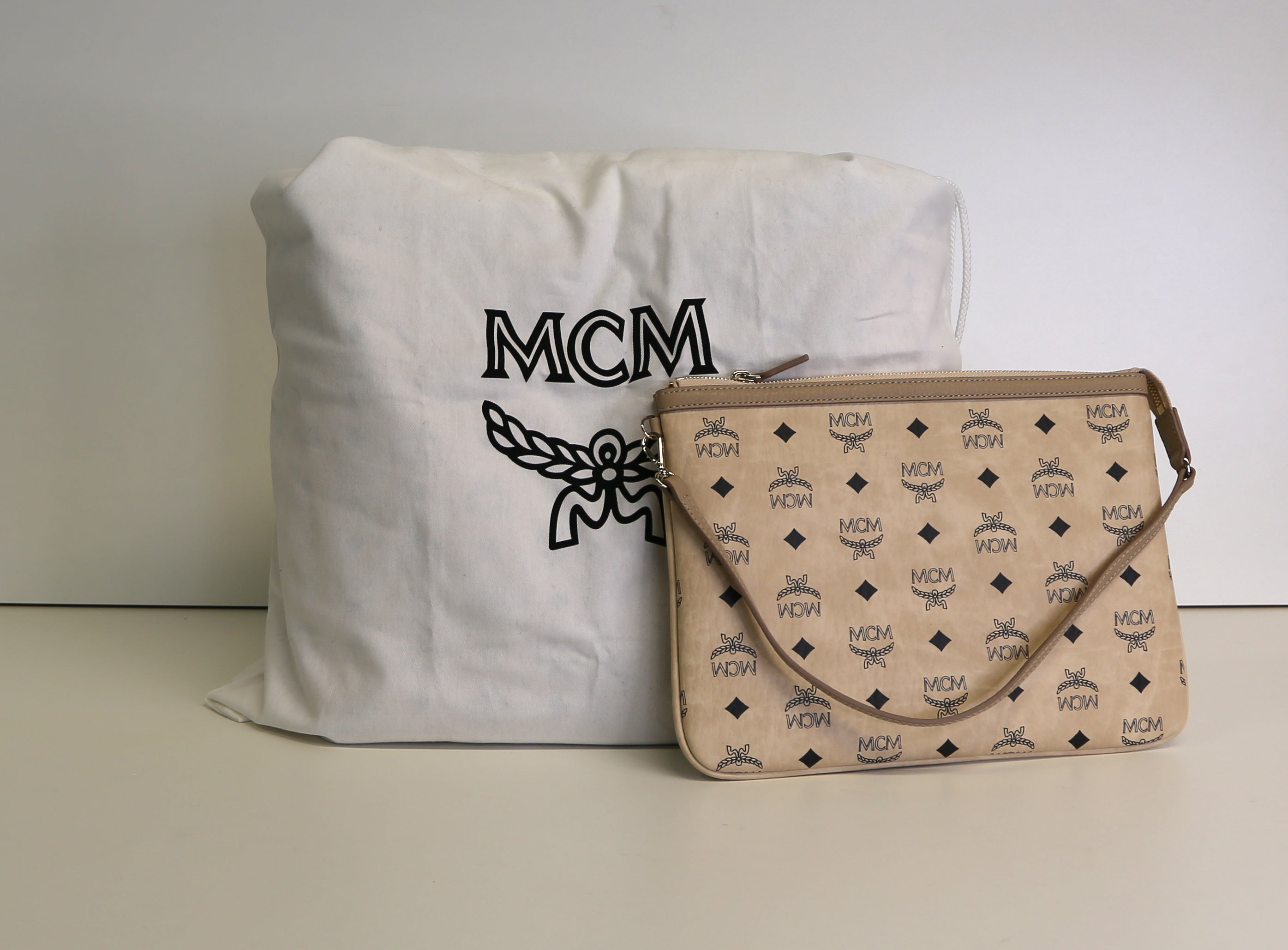 Second Hand Designer Tasche jetzt online kaufen auf kaleaz.