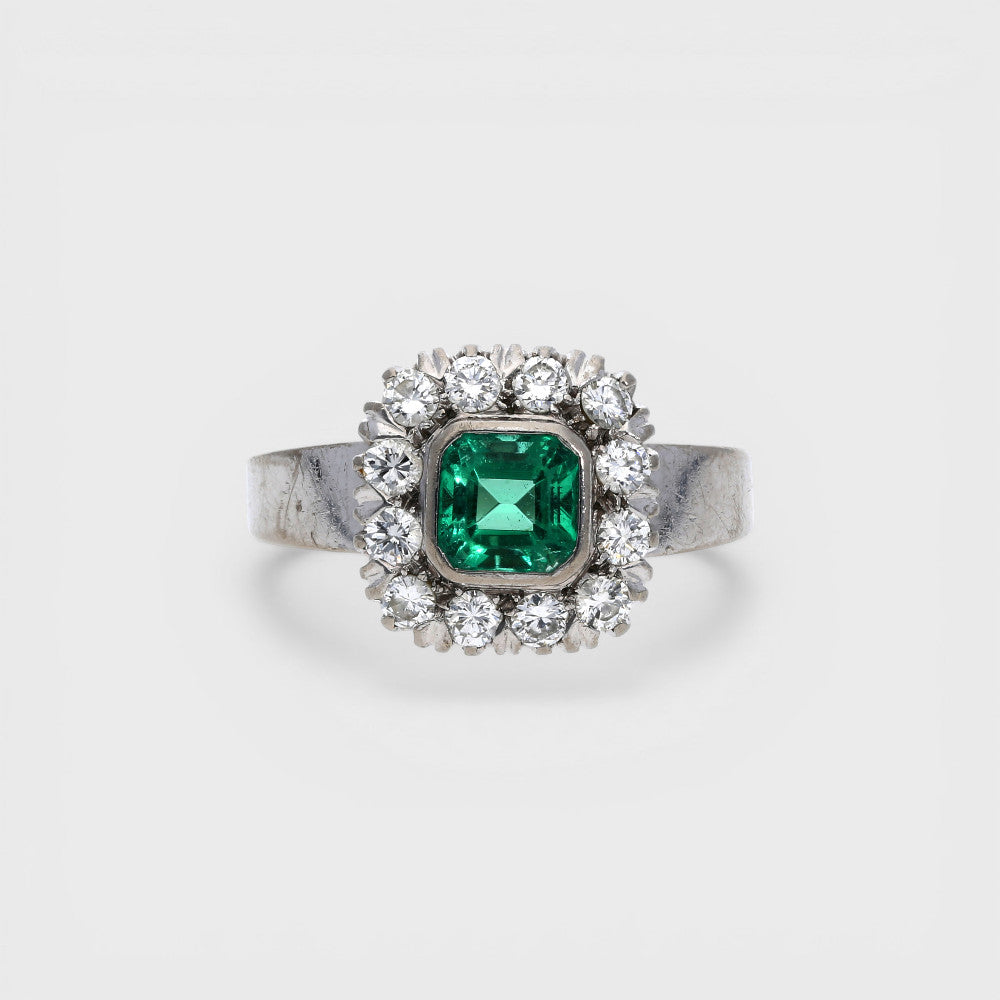 Smaragd Brillant Entourage Ring