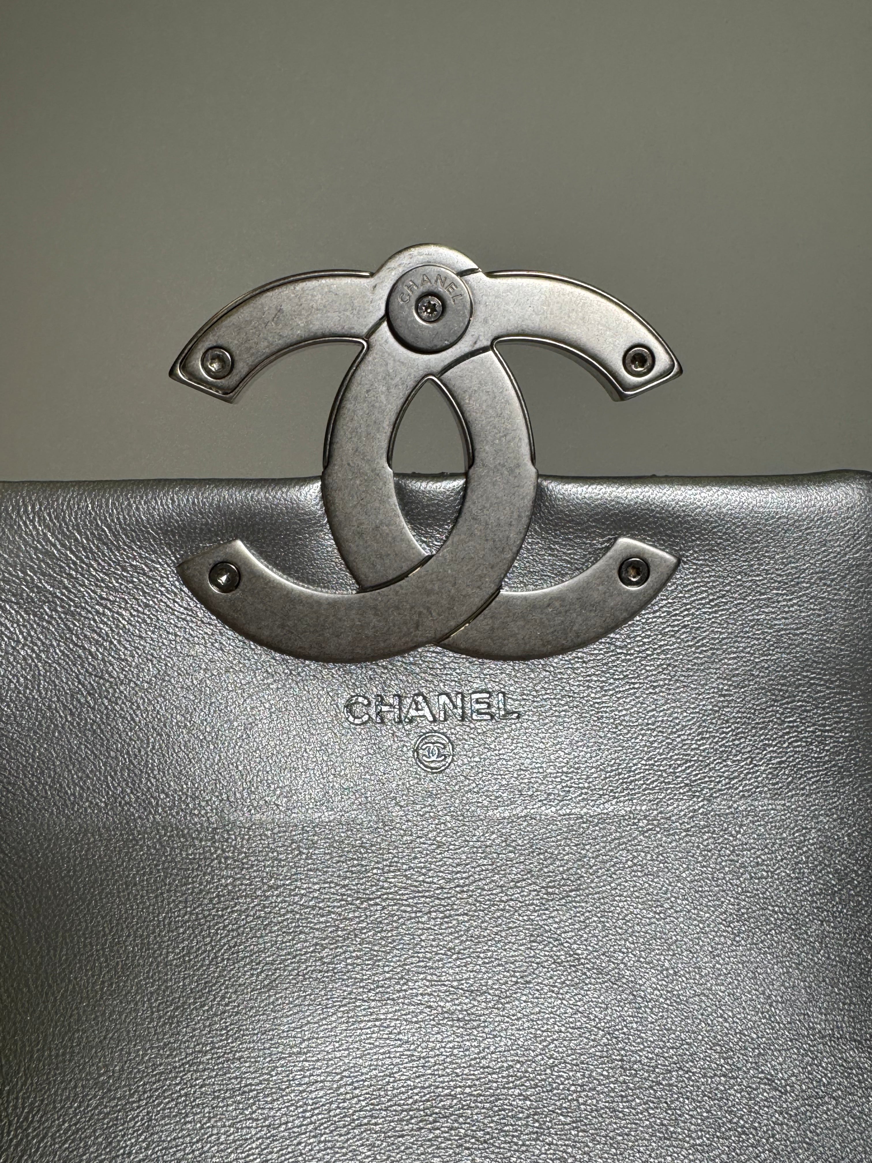 Chanel Filigree Wallet On Chain