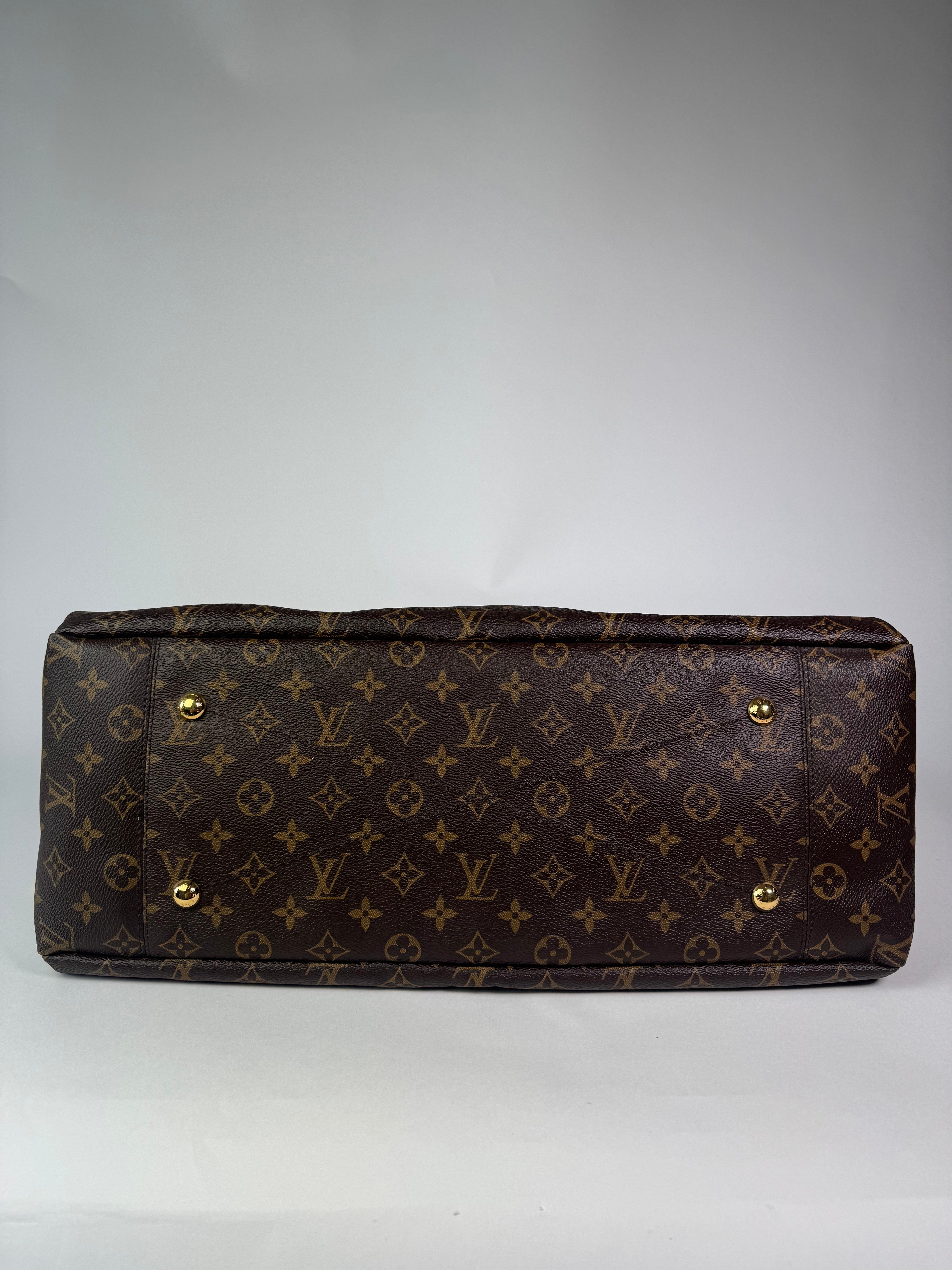 Louis Vuitton Artsy Monogram