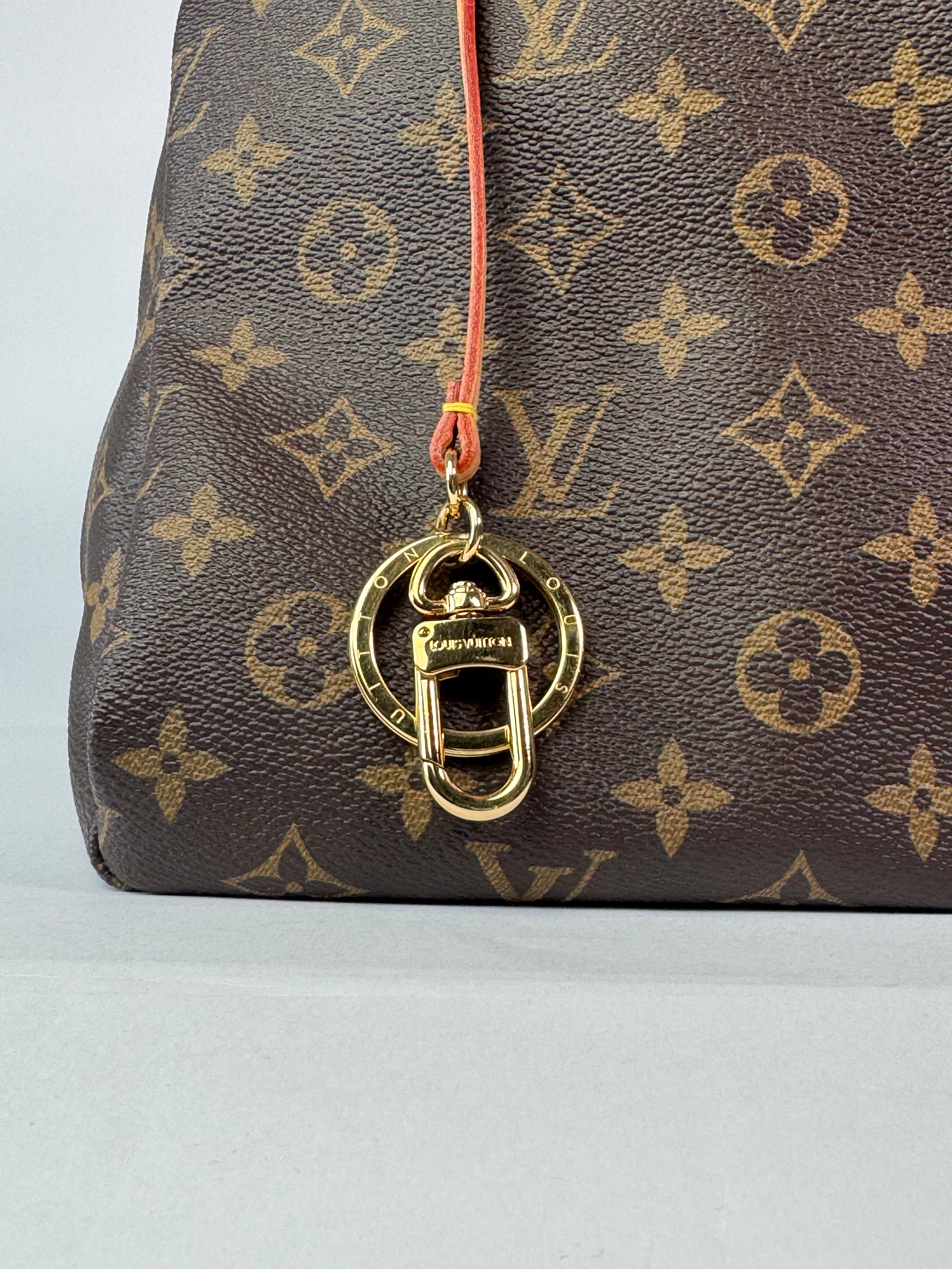 Louis Vuitton Artsy Monogram